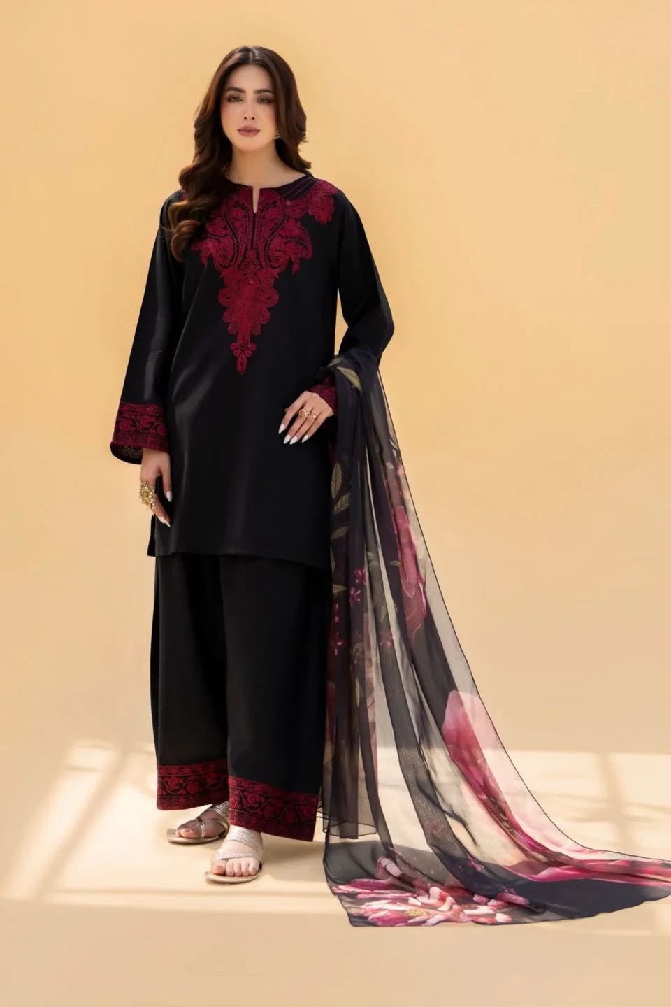 Zaroon Black Dhanak 3-Piece Embroidered Suit | Digital Printed Shawl